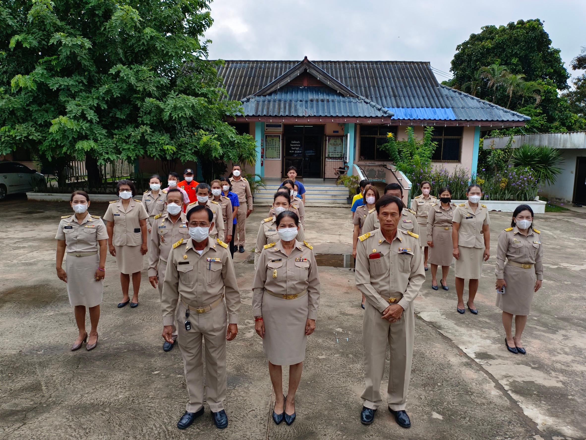 กิจกรรมเข้าแถวเพื่อเคารพธงชาติไทย เนื่องในโอกาสวันพระราชทานธงชาติไทย