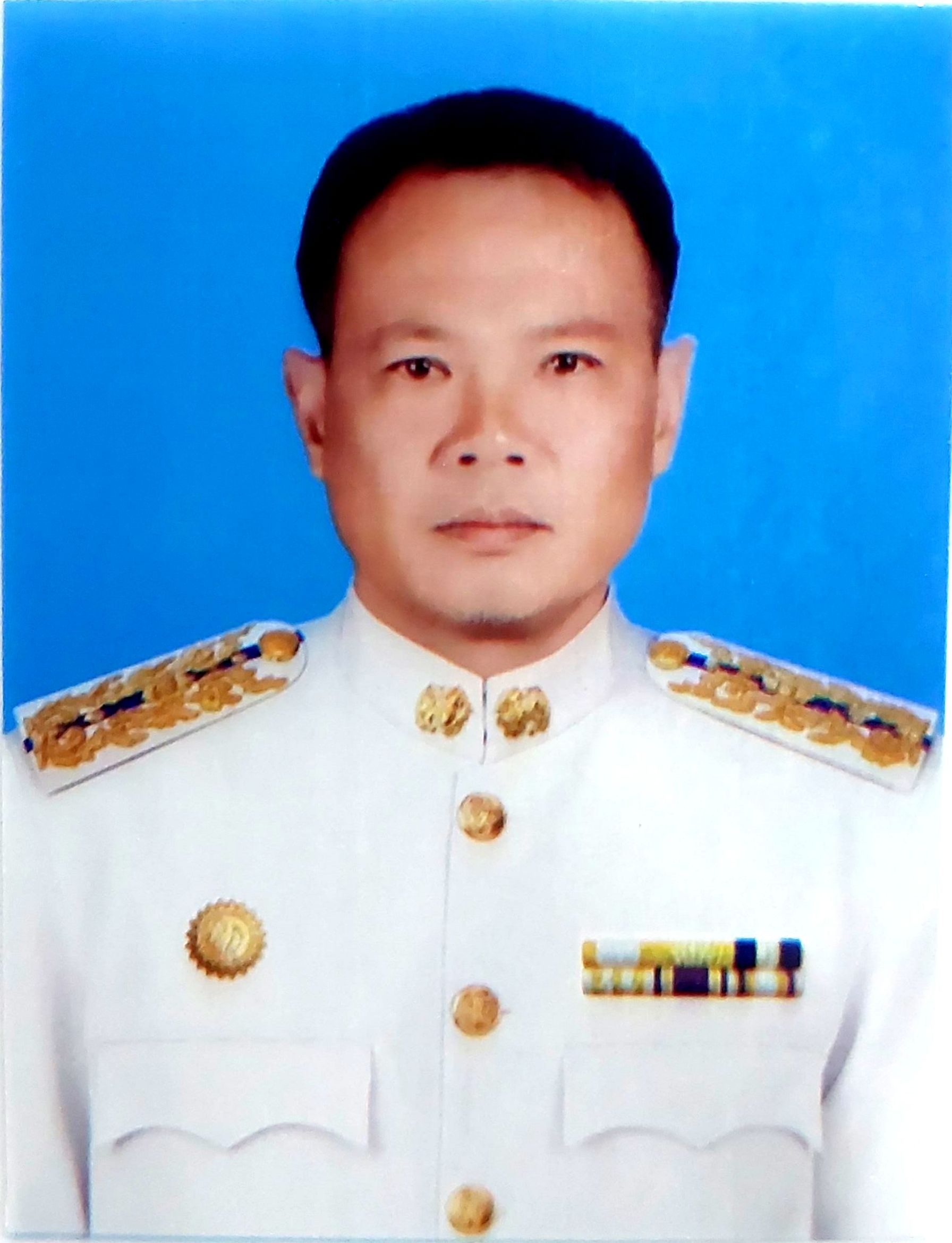 นายชัยวัฒน์  ไทยยินดี